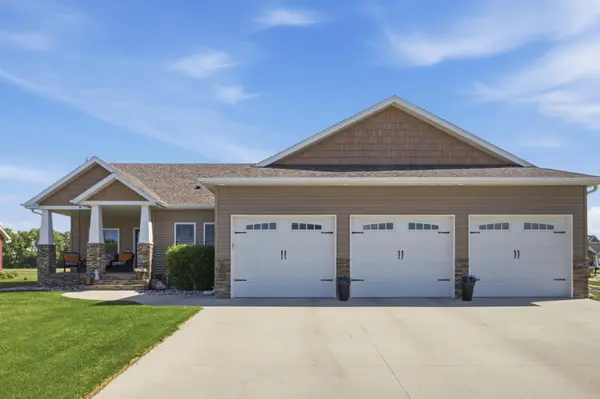 1406 W Summerwood TRL, Dilworth, MN 56529