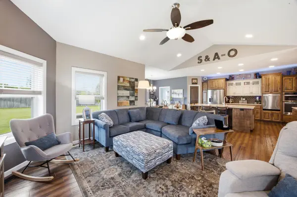 1406 W Summerwood TRL, Dilworth, MN 56529