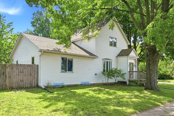 180 S Plum ST, Ellsworth, WI 54011