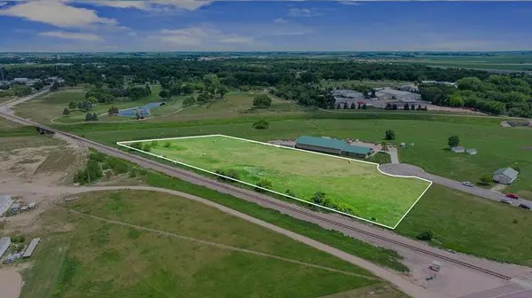 321 E Burlington CIR, Marshall, MN 56258