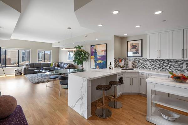 110 Bank ST SE #L2103, Minneapolis, MN 55414