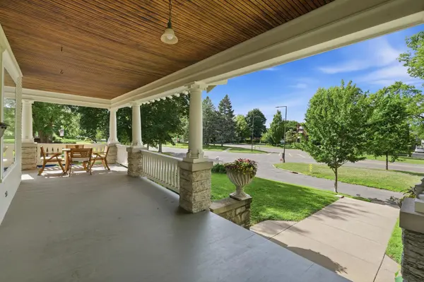 1732 Summit AVE, Saint Paul, MN 55105