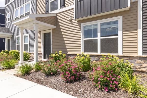 5860 156th ST W, Apple Valley, MN 55124