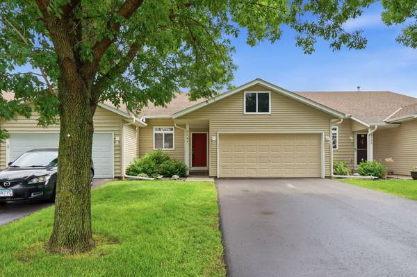 4104 Jarmann LN, Shakopee, MN 55379