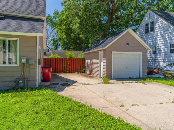 400 2nd ST SE, Austin, MN 55912