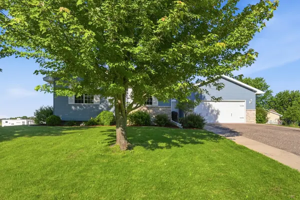 121 Shire RD N, Watkins, MN 55389