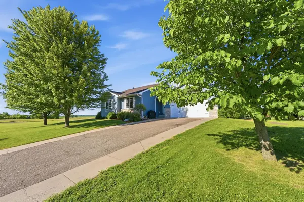 121 Shire RD N, Watkins, MN 55389