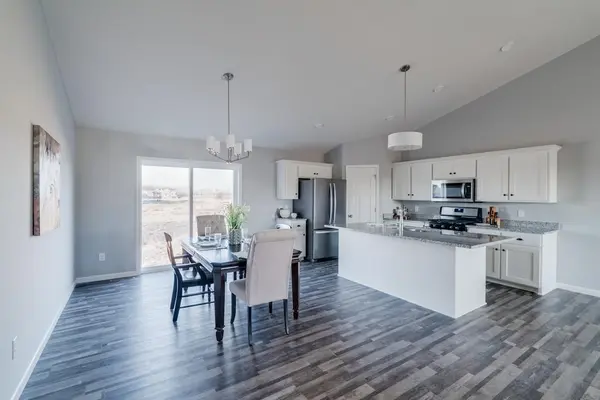 347 Roberts AVE NW,  Delano,  MN 55328