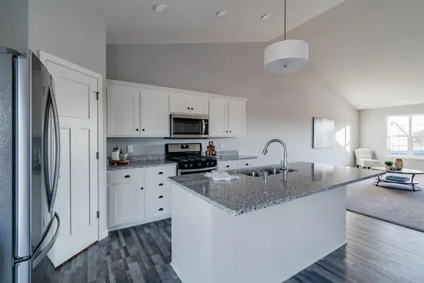 347 Roberts AVE NW, Delano, MN 55328