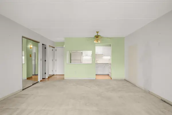 10501 Cedar Lake RD #413, Hopkins, MN 55305
