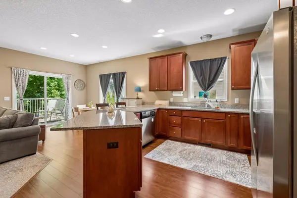 3165 Doneene LN, Eagan, MN 55121