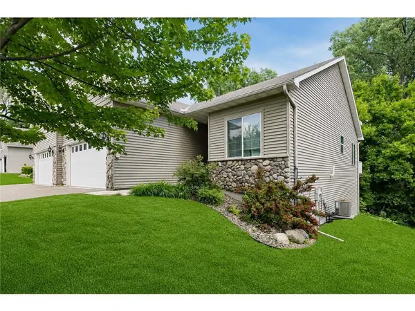 3165 Doneene LN, Eagan, MN 55121