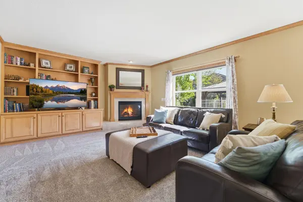 8511 Cedar CT, Victoria, MN 55386