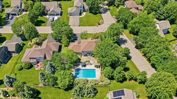 8511 Cedar CT, Victoria, MN 55386