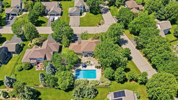 8511 Cedar CT, Victoria, MN 55386