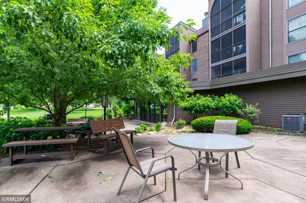 9700 Portland AVE S #330, Bloomington, MN 55420