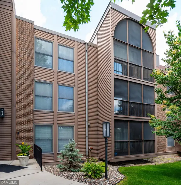 9700 Portland AVE S #330, Bloomington, MN 55420