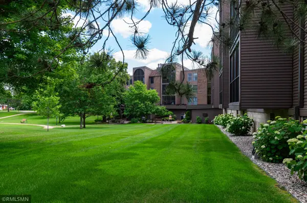 9700 Portland AVE S #330, Bloomington, MN 55420