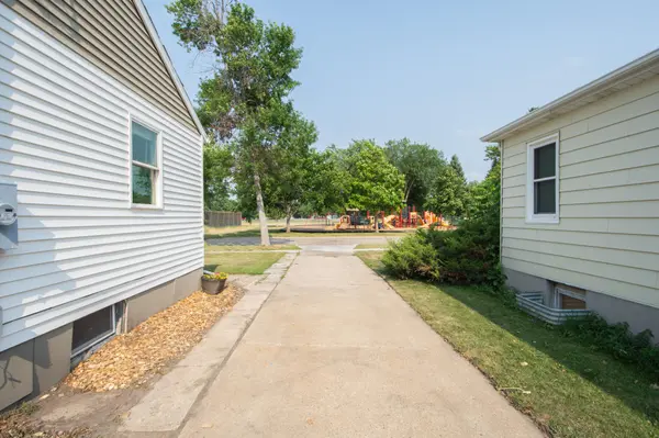 1215 13th ST N, Moorhead, MN 56560
