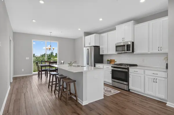 8658 London CIR NE #B, Blaine, MN 55449