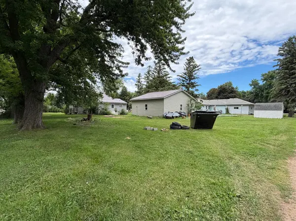 427 Cedar AVE, Westbrook, MN 56183