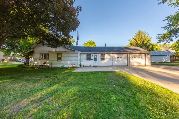 533 9th ST NW, Faribault, MN 55021