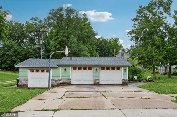 701 Hoffman ST W, Cannon Falls, MN 55009