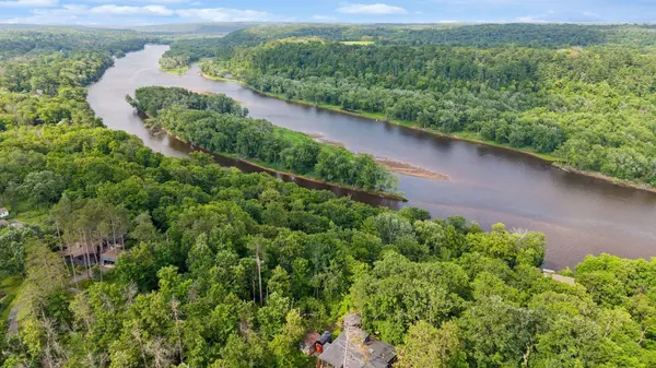 13 Butternut Falls TRL N, Marine On Saint Croix, MN 55047