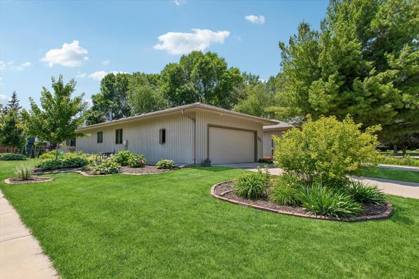 701 Hackerson CT, Northfield, MN 55057