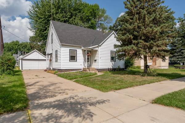102 5th ST NE, Montgomery, MN 56069