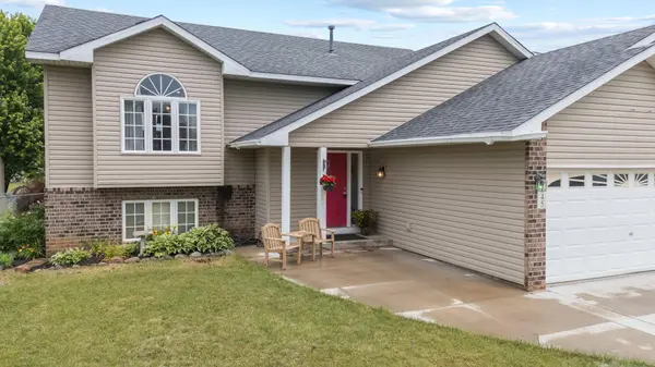 845 Plum Tree LN, Somerset, WI 54025
