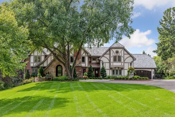 28160 Boulder Bridge DR, Shorewood, MN 55331
