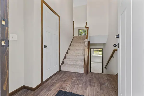 520 Lois LN, Lino Lakes, MN 55014