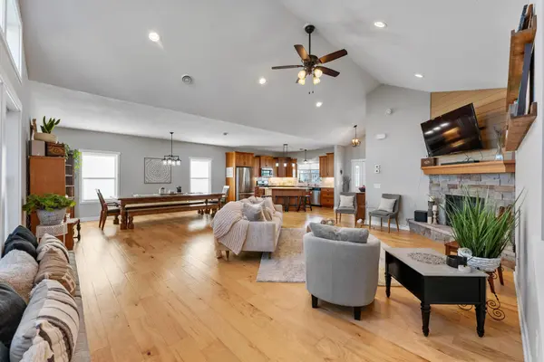 38209 Everett AVE, North Branch, MN 55056