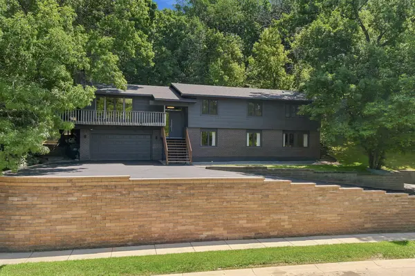 138 Chaparral DR, Apple Valley, MN 55124