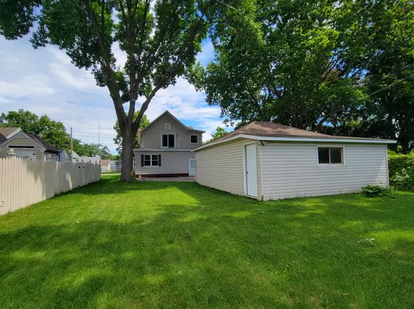 113 E Sarnia ST, Winona, MN 55987