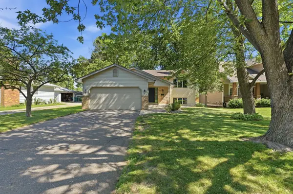6812 44th AVE N, Crystal, MN 55428