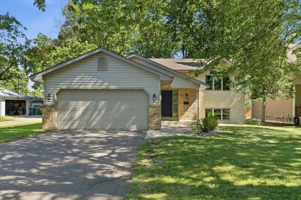 6812 44th AVE N, Crystal, MN 55428