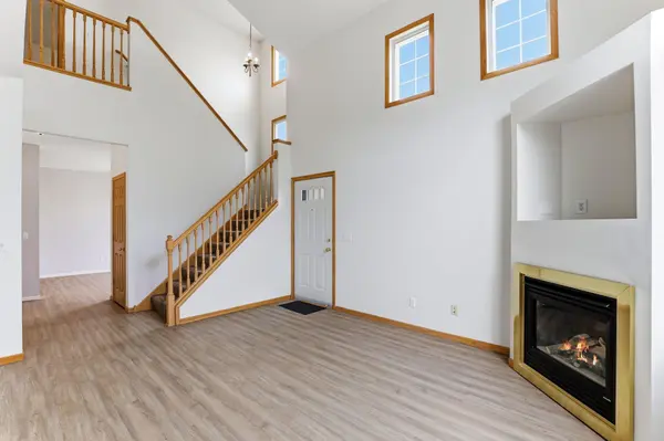 3128 Juniper LN #E, Woodbury, MN 55125