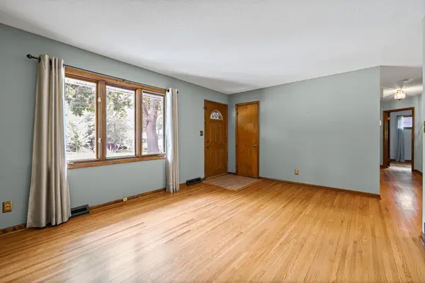 605 Arner AVE, Shoreview, MN 55126