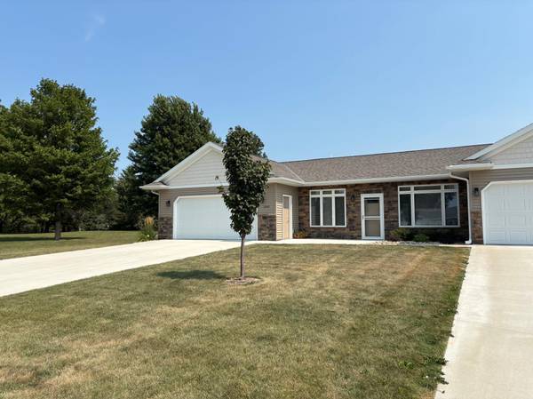 2343 Cherrywood Lane, Worthington, MN 56187