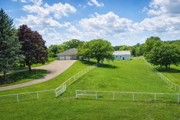 19176 Judicial RD, Prior Lake, MN 55372