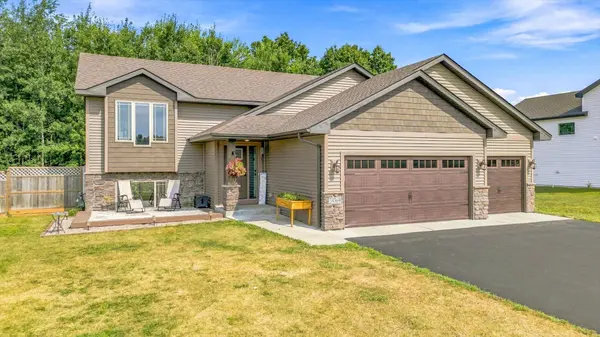 38369 Hunters Ridge TRL, North Branch, MN 55056