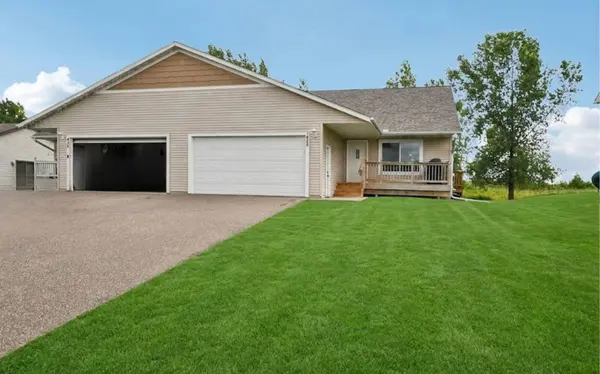 428 E Cheyenne ST, Roberts, WI 54023