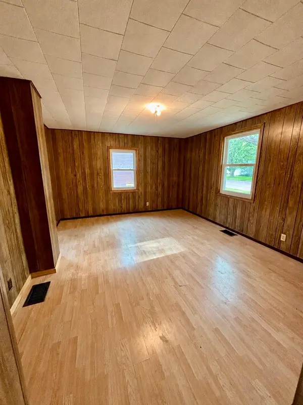 416 Elm AVE, Westbrook, MN 56183