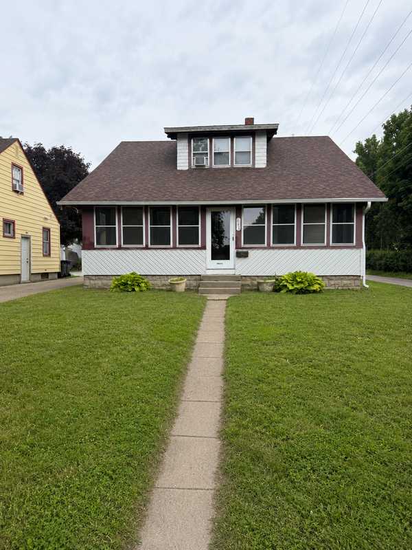 643 Mound AVE, Mankato, MN 56001