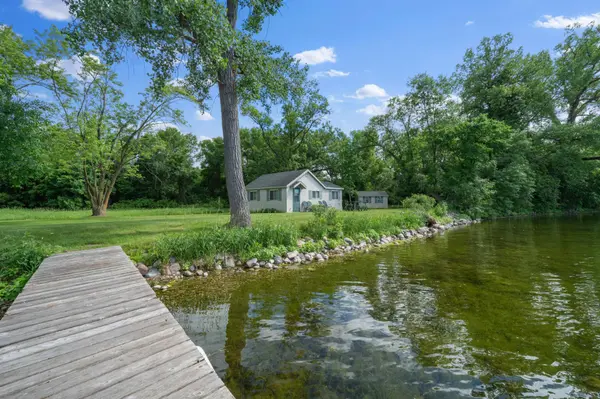 1397 W Lake Cowdry RD NW, Alexandria, MN 56308