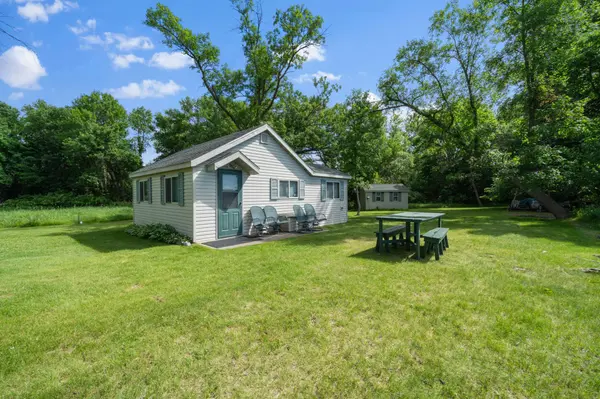 1397 W Lake Cowdry RD NW, Alexandria, MN 56308