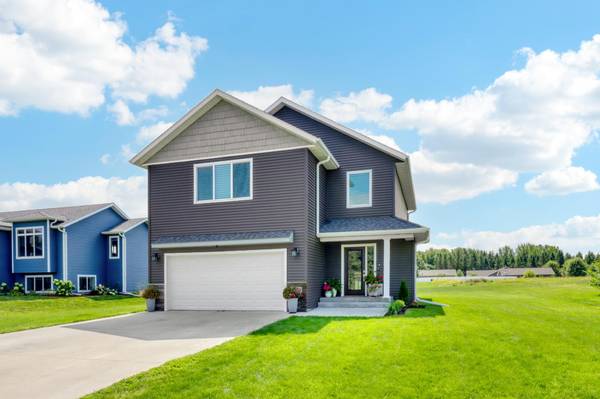 1923 Longview DR, Detroit Lakes, MN 56501