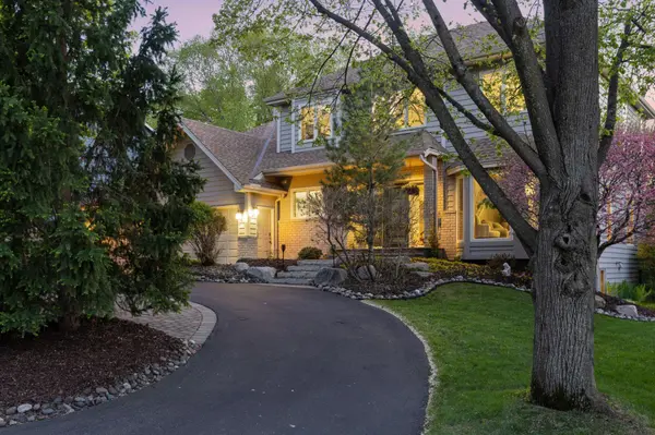 6820 Lorena LN, Eden Prairie, MN 55346